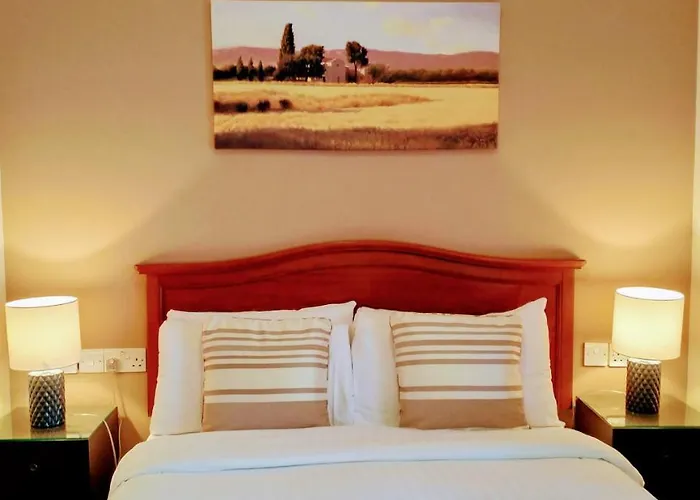 Thirteen On The - Eyre Square גלוואיי