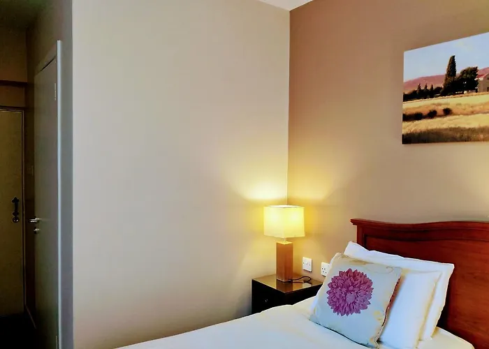 Thirteen On The - Eyre Square 3* גלוואיי