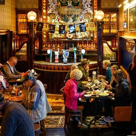 فندق Thirteen On The - Eyre Square