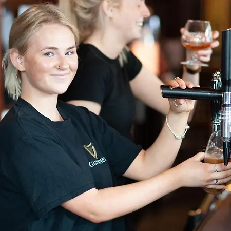 Thirteen On The - Eyre Square 3* Galway