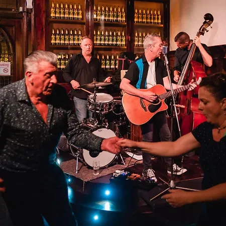 Thirteen On The - Eyre Square Hotel 3*