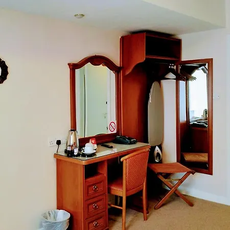 Thirteen On The - Eyre Square