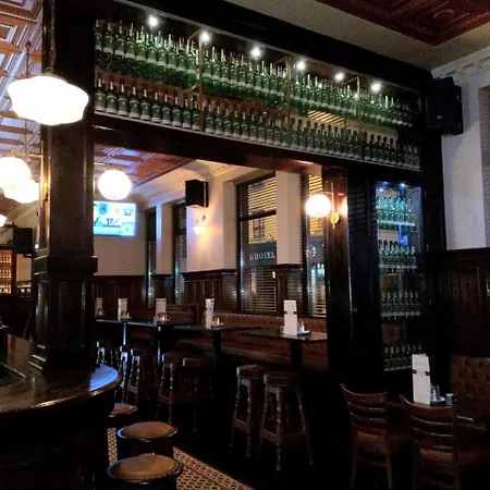 Thirteen On The - Eyre Square 호텔