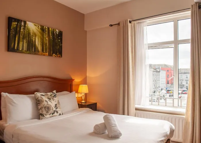 Hotel Thirteen On The - Eyre Square 3*