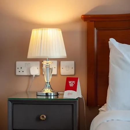 Thirteen On The - Eyre Square 3*