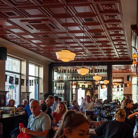 Thirteen On The - Eyre Square 3* Голуэй