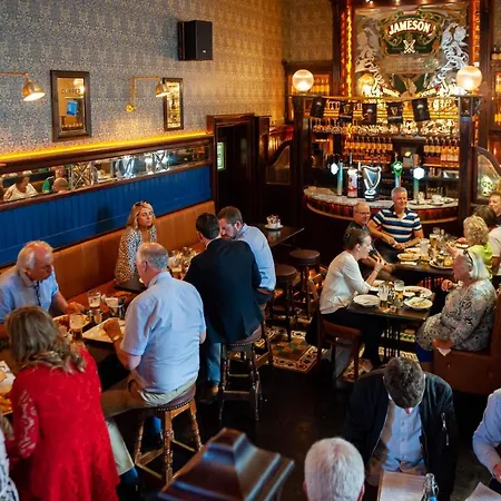 Thirteen On The - Eyre Square Отель