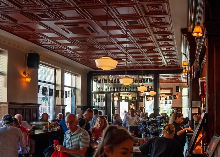 Thirteen On The - Eyre Square 3* Galway